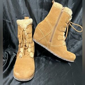 Baretraps- Women’s Brown Wedge Leather/Faux Fur Boots Sz 8.5